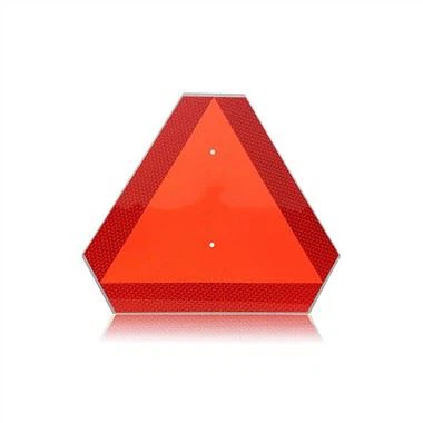 Lassan mozgó jármű háromszög jele